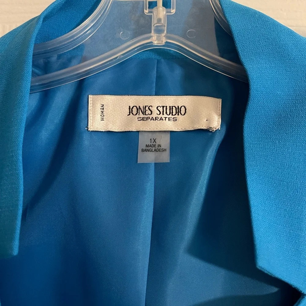 Jones Studio Blue Blazer Modern Structured Design - Picture 2 of 2